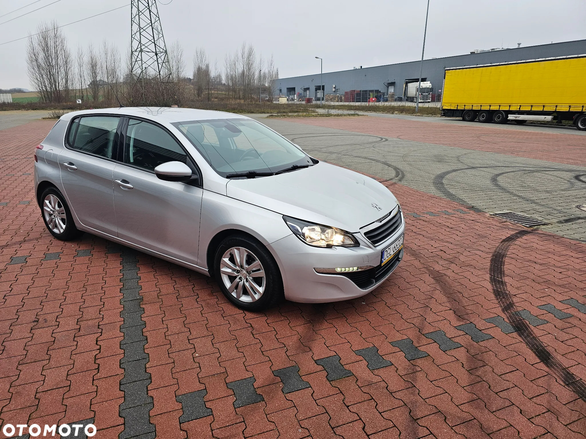 Peugeot 308 - 8