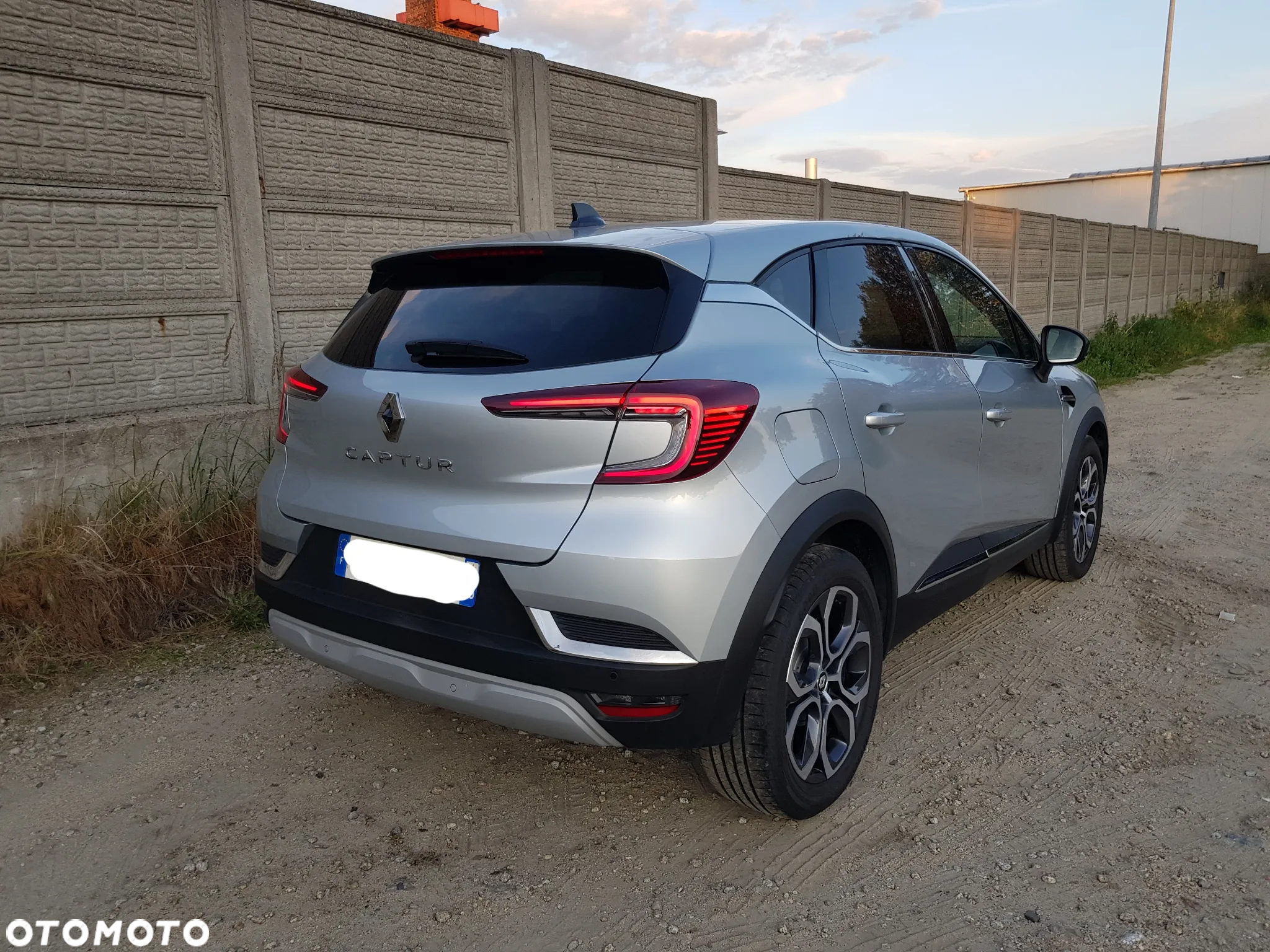 Renault Captur 1.3 TCe mHEV Techno EDC - 2