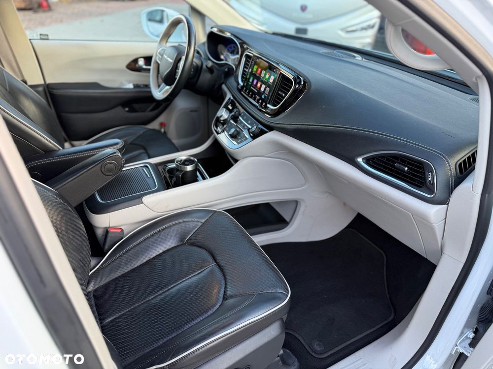 Chrysler Pacifica - 6
