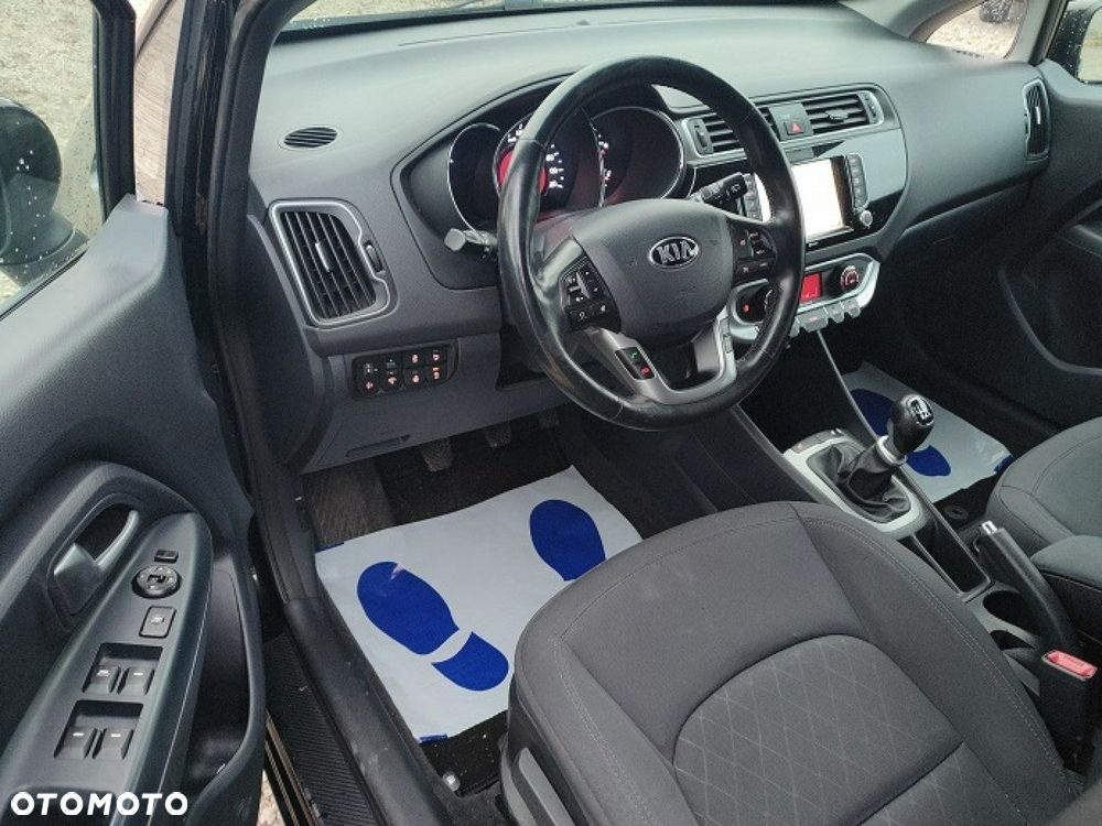 Kia Rio - 12