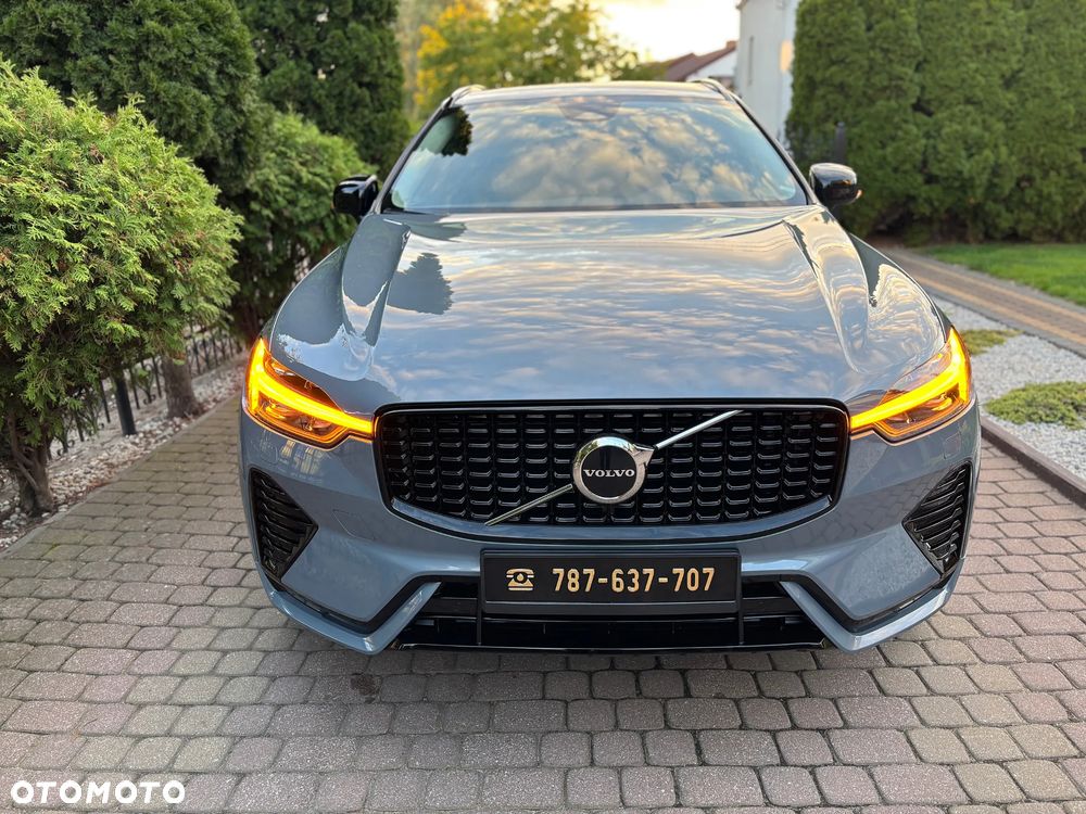 Volvo XC 60 B4 D AWD Plus Dark - 40