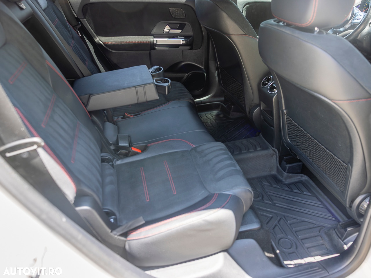 Mercedes-Benz GLB 250 4Matic 8G-DCT Style - 5