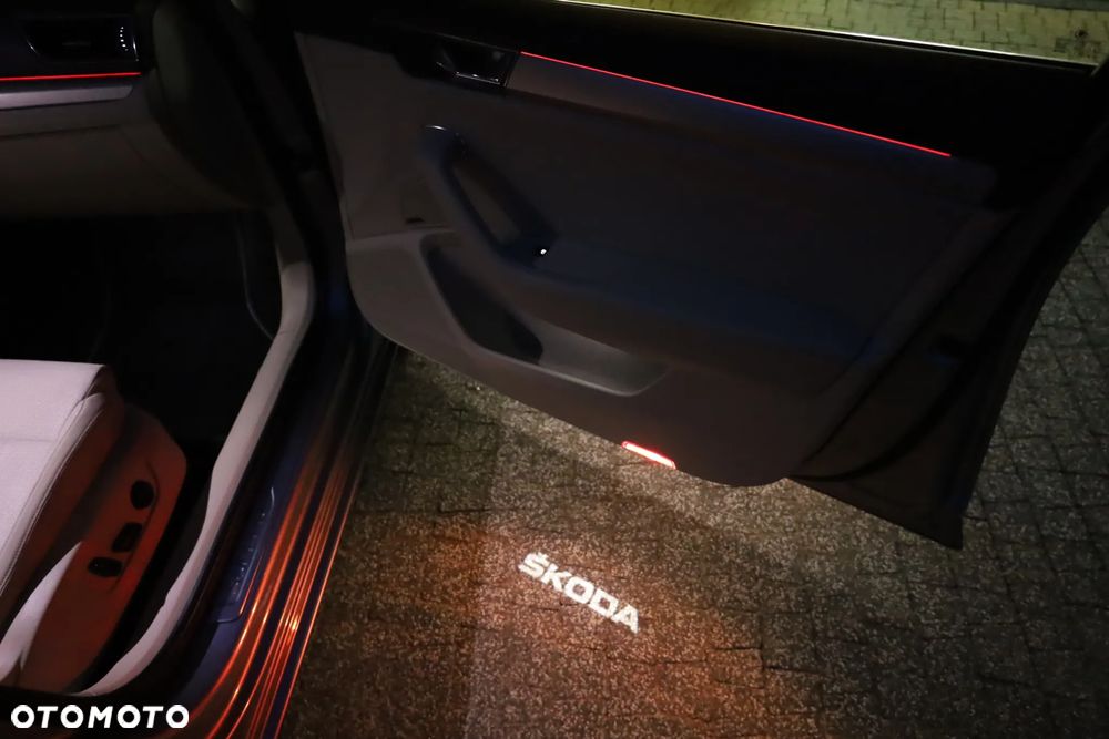 Skoda Superb 2.0 TSI Style DSG - 35