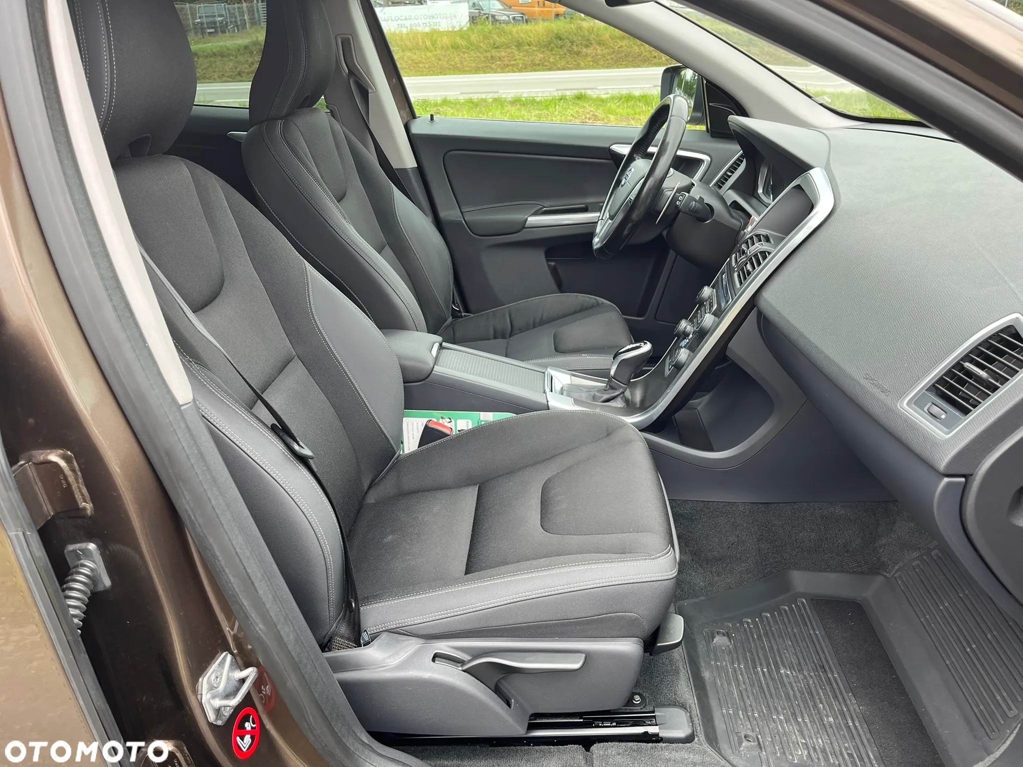 Volvo XC 60 D4 Drive-E Momentum - 12