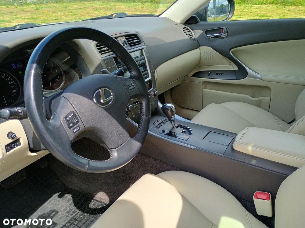 Lexus IS - 19
