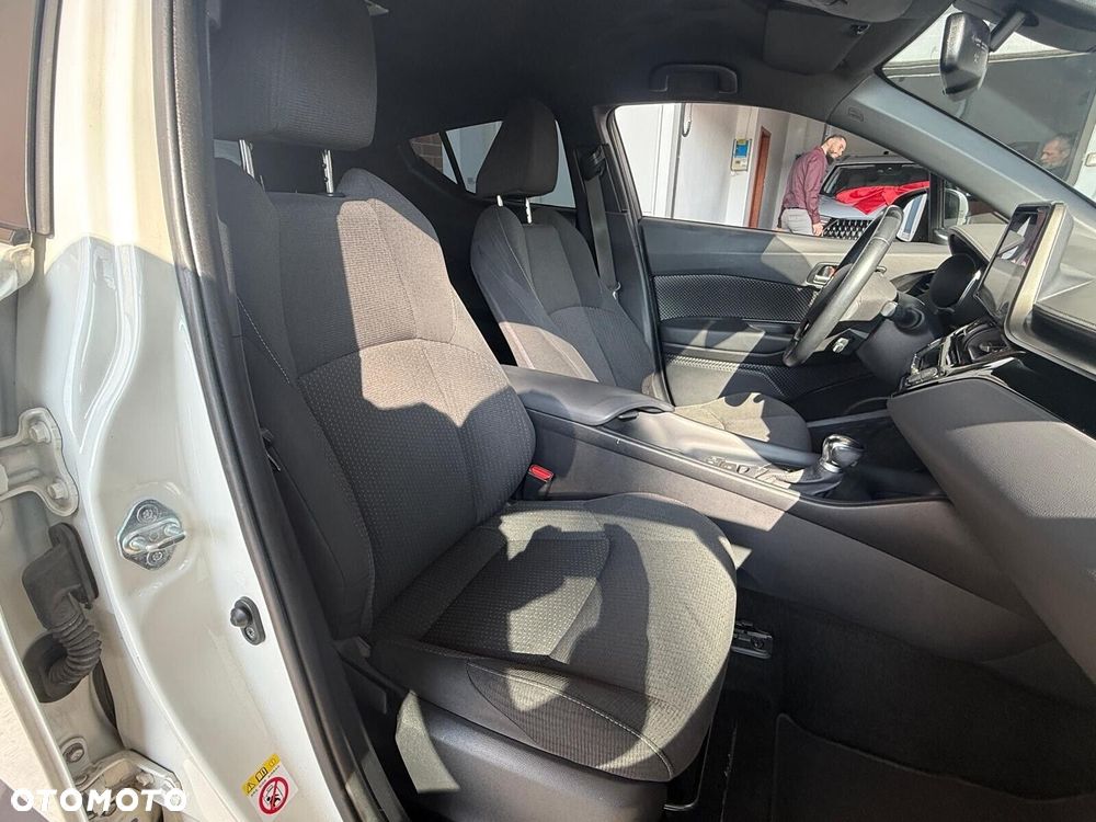 Toyota C-HR - 12