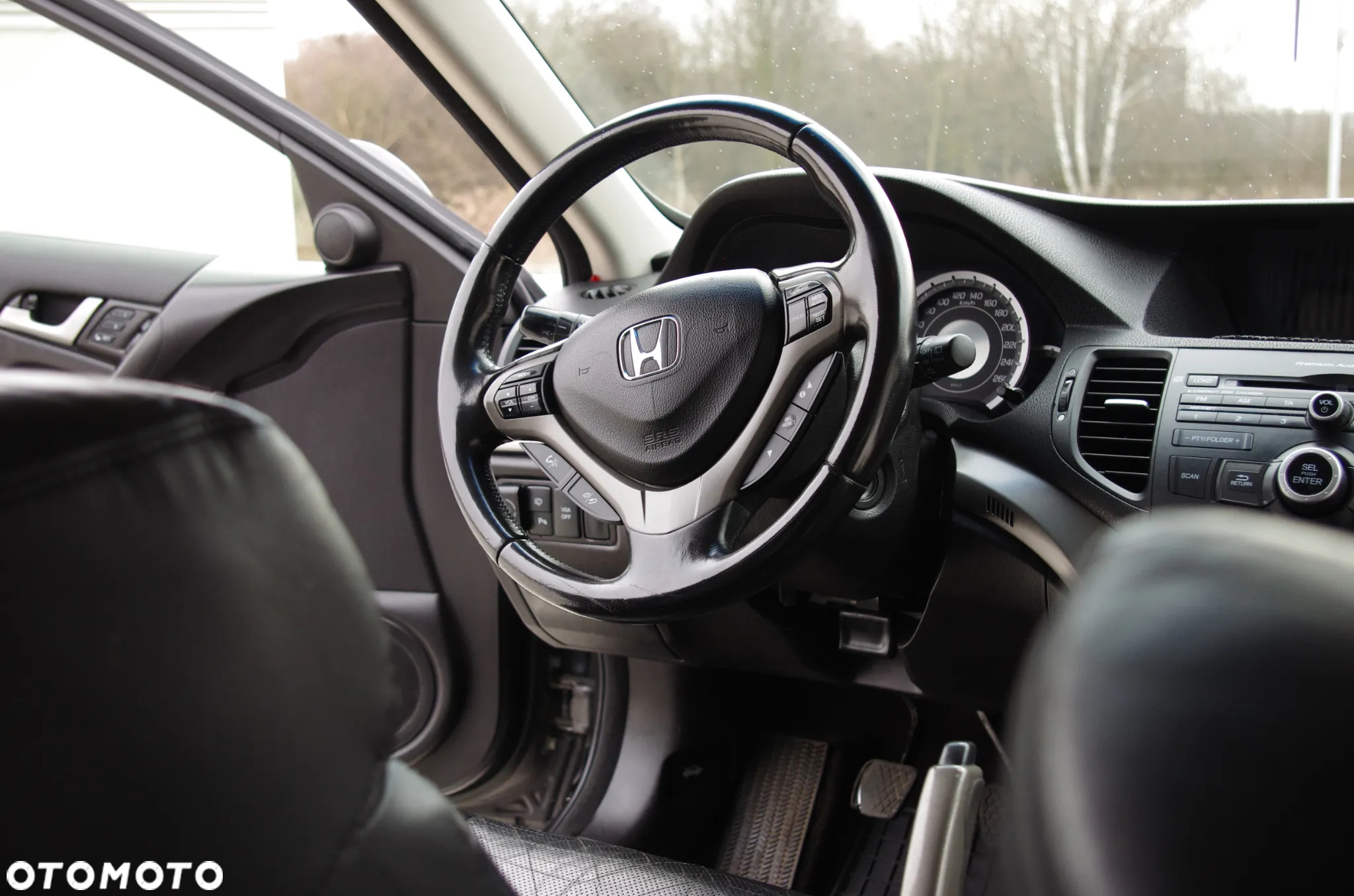 Honda Accord 2.0 Executive - 21