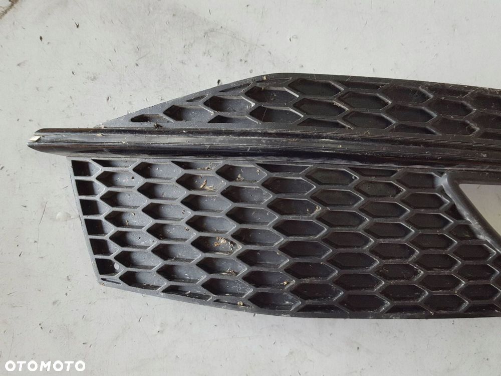 AUDI A4 B8 LIFT 11-15r S-LINE KRATKA ZDERZAKA PRAWA 8K0807682M - 2