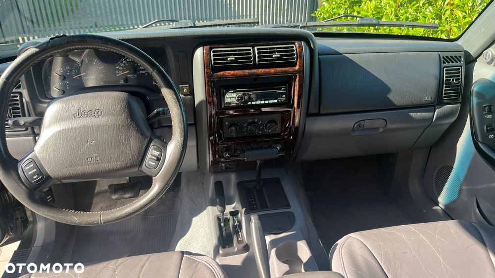 Jeep Cherokee 4.0 Limited - 10
