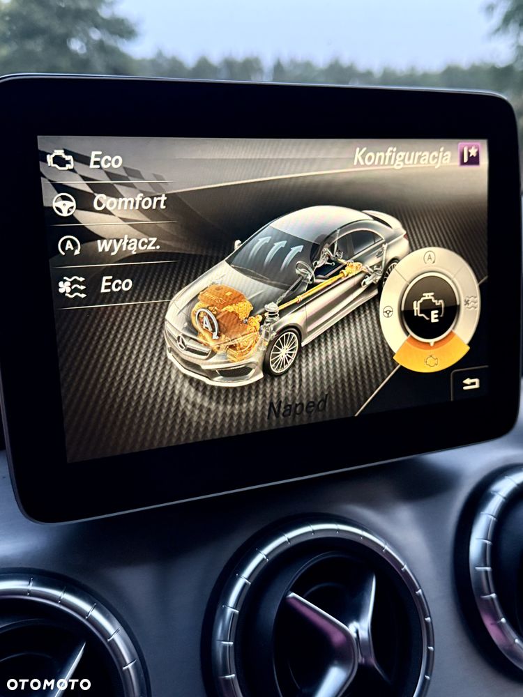 Mercedes-Benz CLA 250 7G-DCT Urban - 27