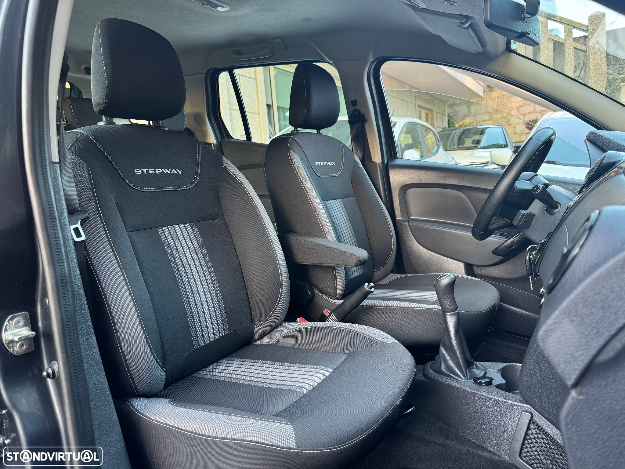 Dacia Logan MCV 0.9 TCe Stepway - 11