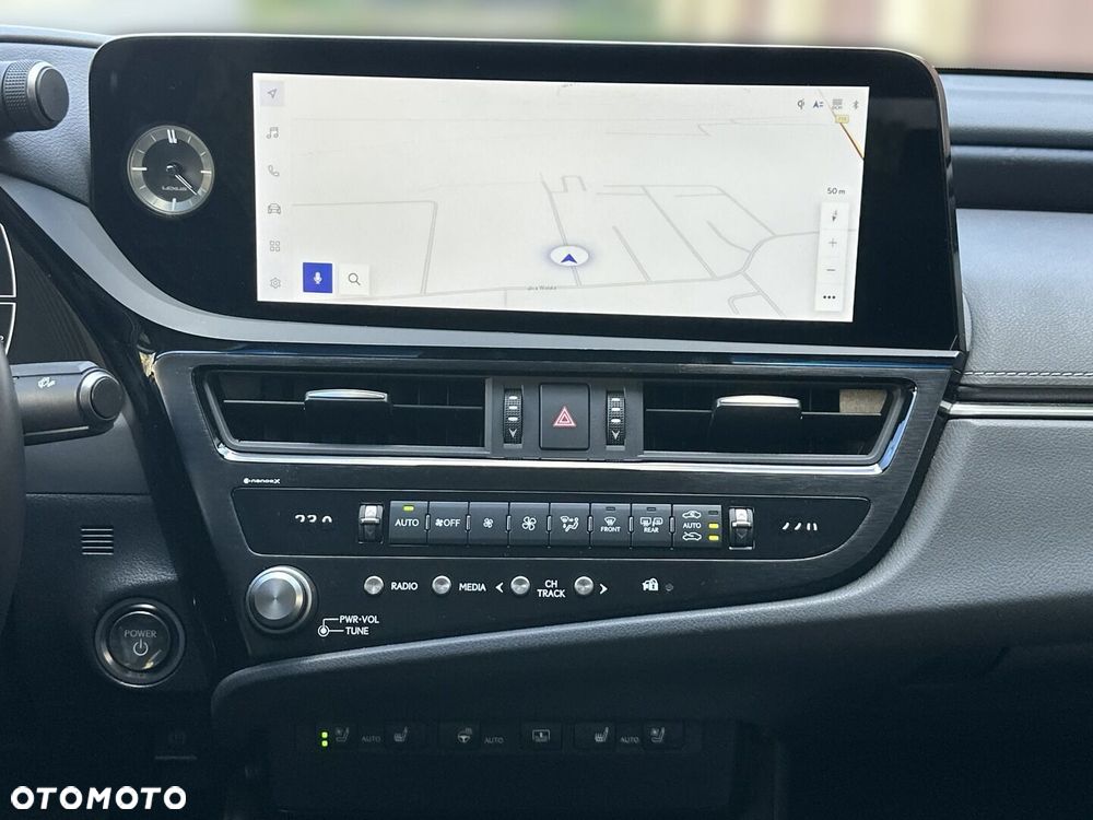 Lexus ES 300h Prestige - 17