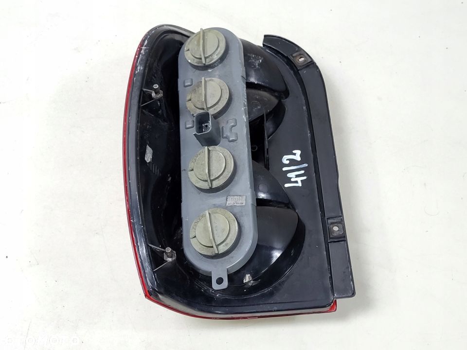 JEEP LIBERTY KJ 2005-2008 PRAWA TYLNA LAMPA - 3