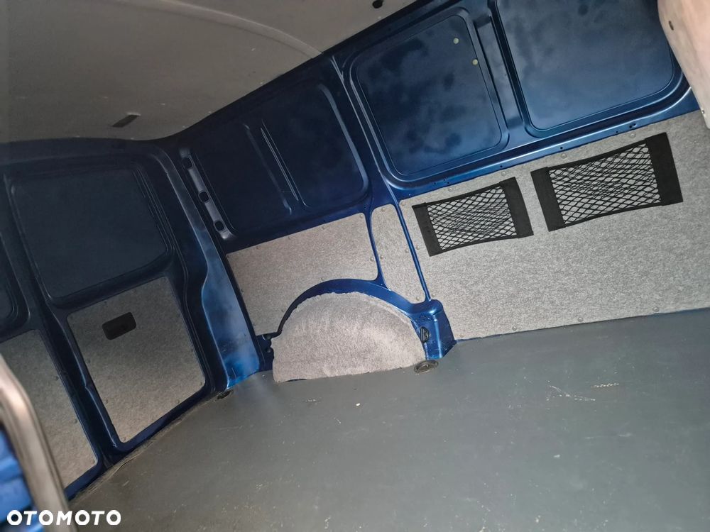 Volkswagen Transporter - 8