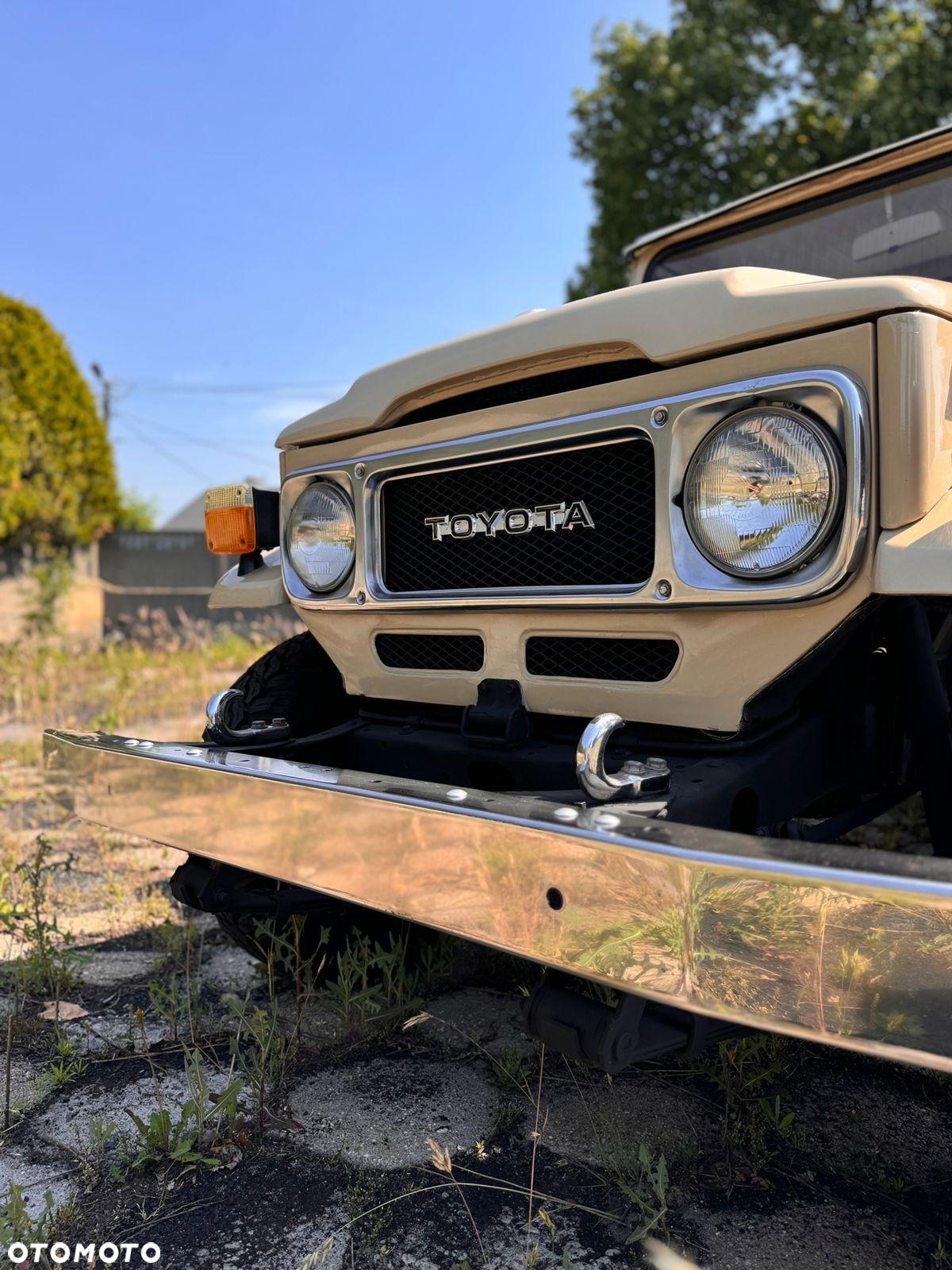 Toyota FJ - 3