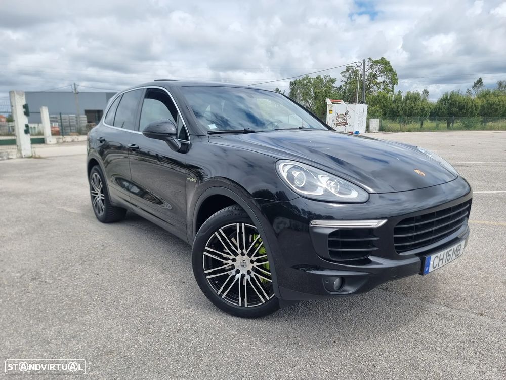 Porsche Cayenne S E-Hybrid - 1