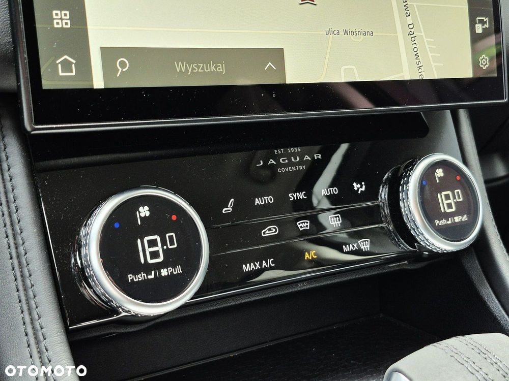 Jaguar F-Pace - 40