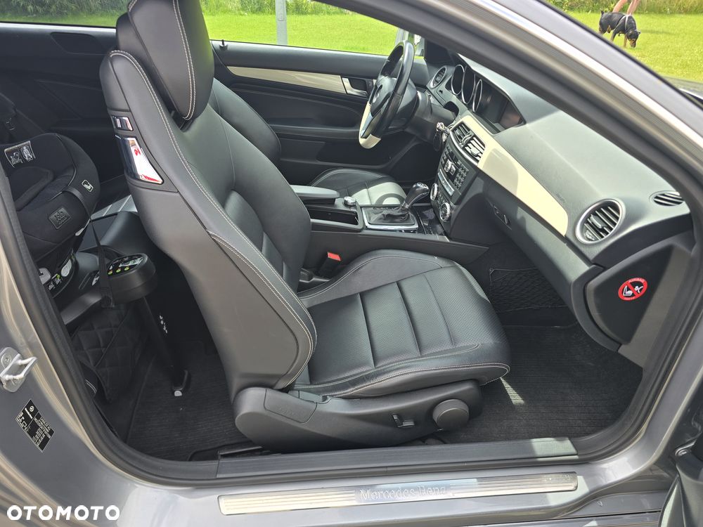 Mercedes-Benz Klasa C 250 CGI BlueEff - 18