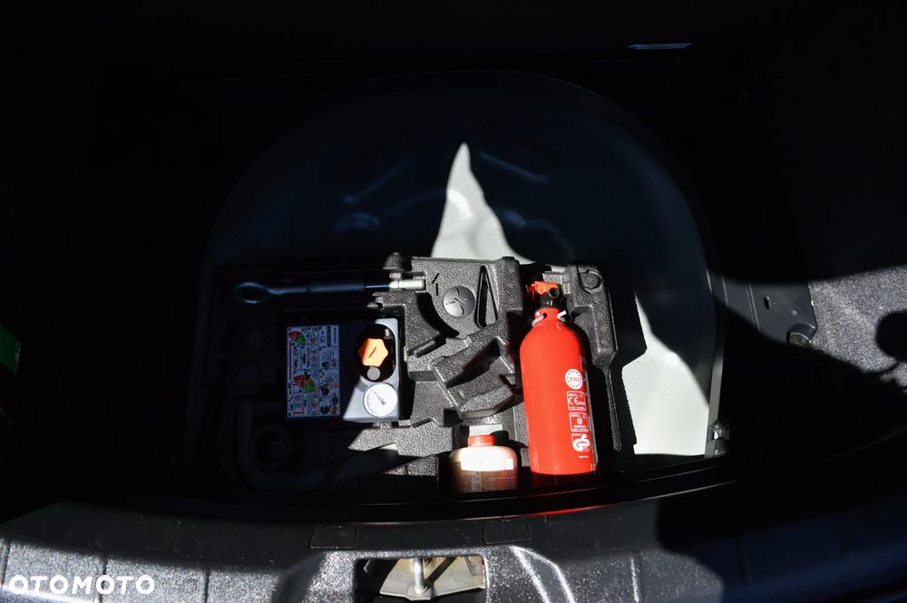 Volvo V40 T2 Momentum - 32