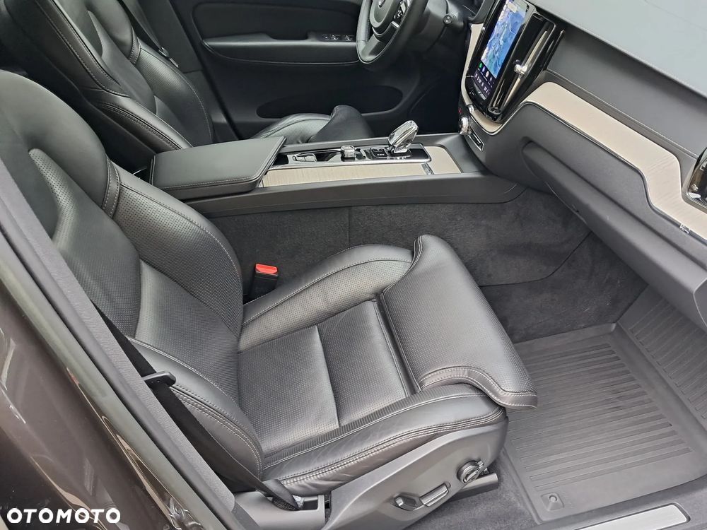 Volvo XC 60 B5 B AWD Inscription - 13