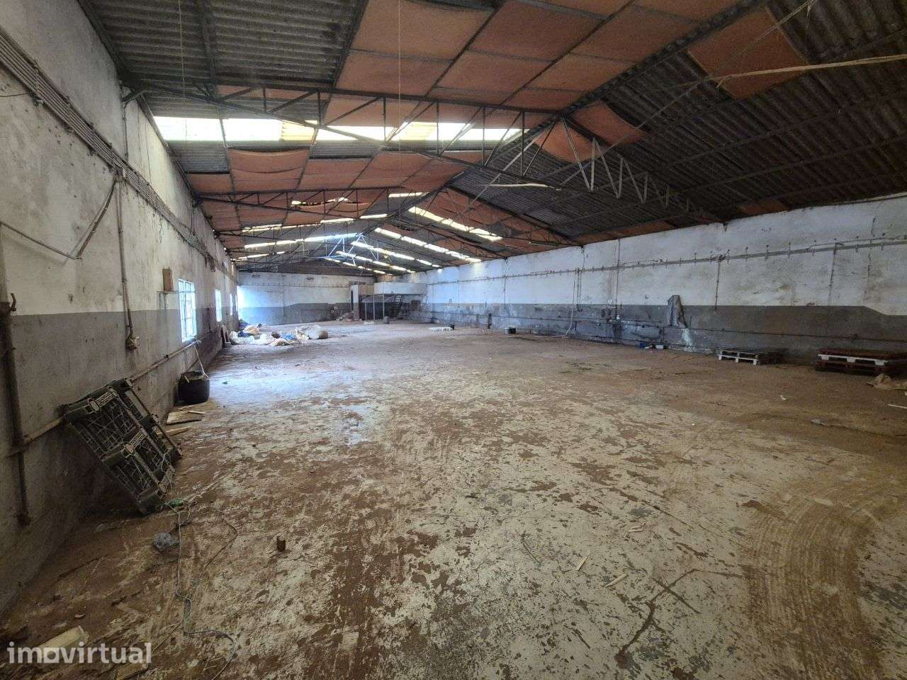 Armazém com Moradia na rua Regadio - Santa Maria da Feira - Grande imagem: 2/25