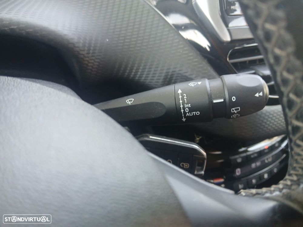 Peugeot 2008 1.2 PureTech Allure - 26