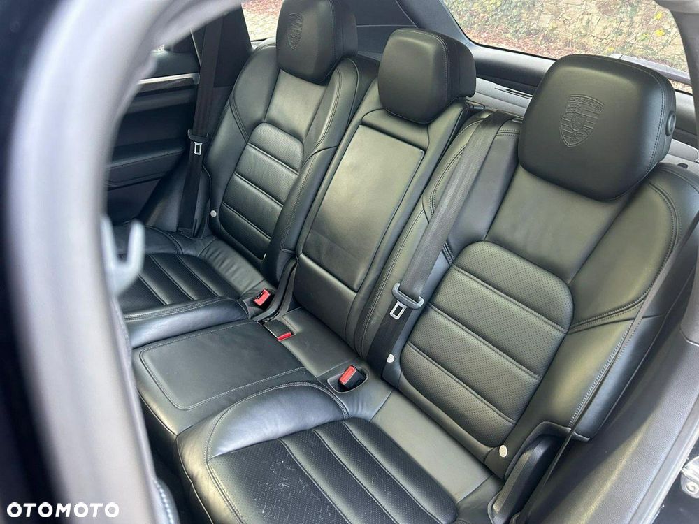 Porsche Cayenne - 21