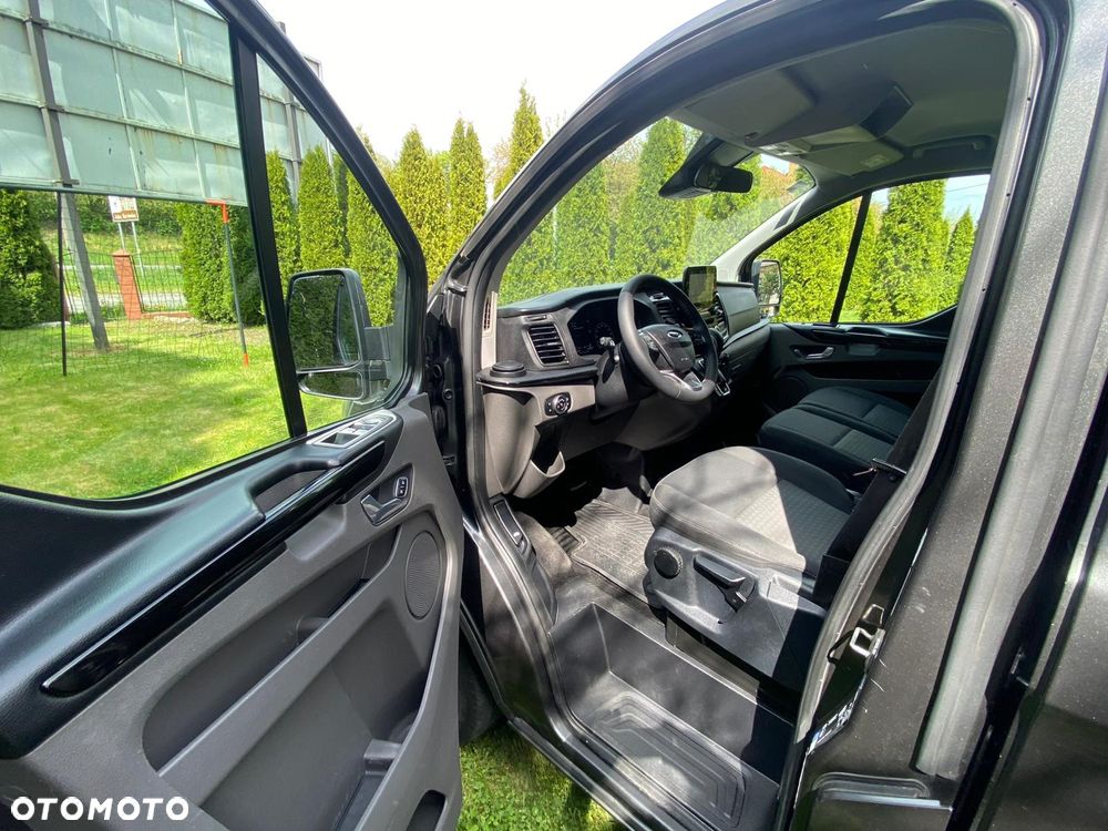 Ford Tourneo Custom - 18