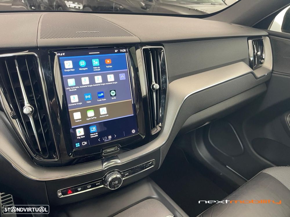 Volvo XC 60 2.0 T6 PHEV R-Design AWD - 21