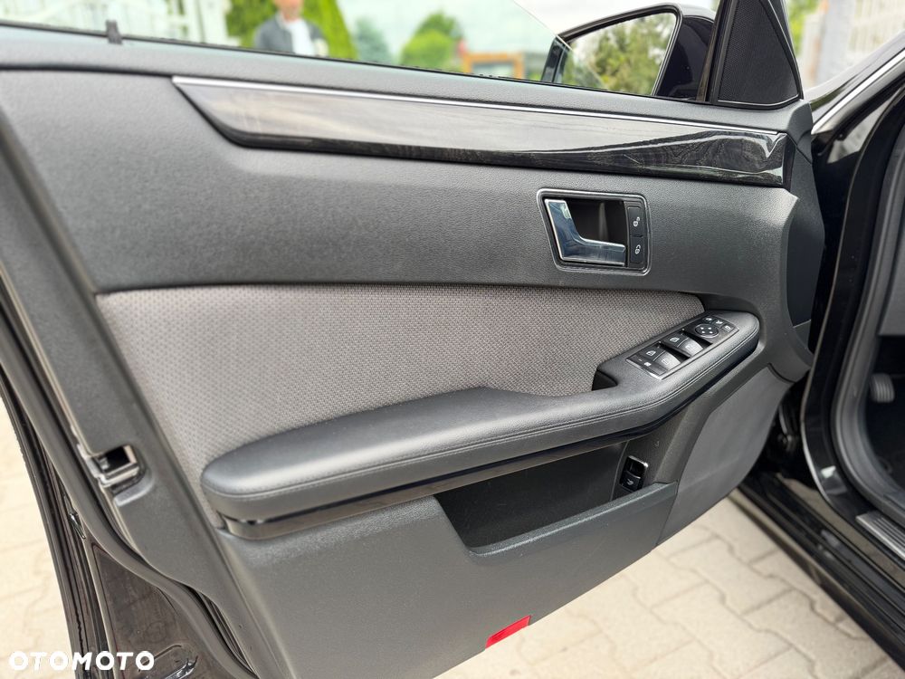 Mercedes-Benz Klasa E 200 CGI BlueEFFICIENCY Automatik Avantgarde - 22