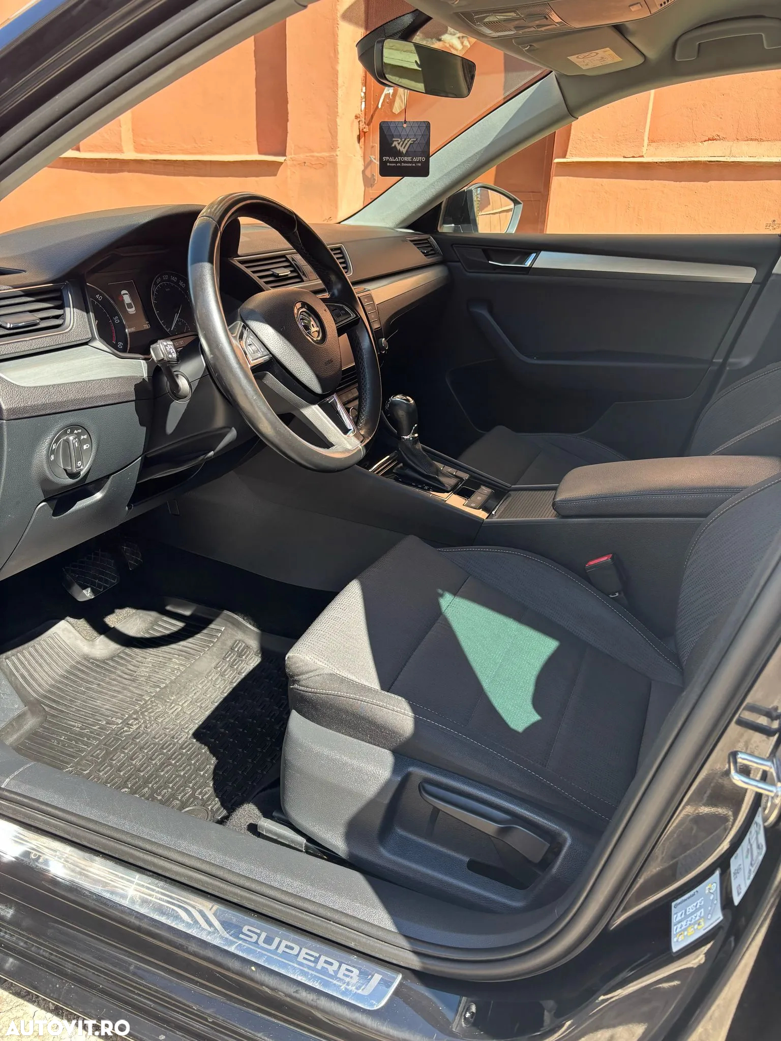 Skoda Superb 2.0 TDI DSG Ambition - 18