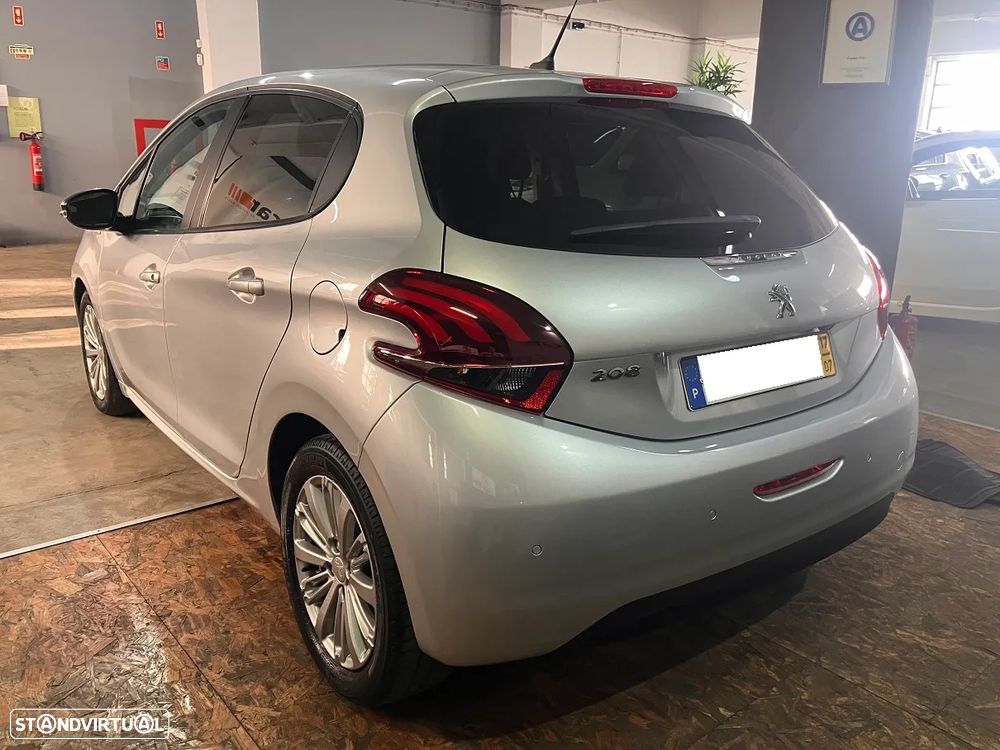 Peugeot 208 1.6 BlueHDi Style - 6