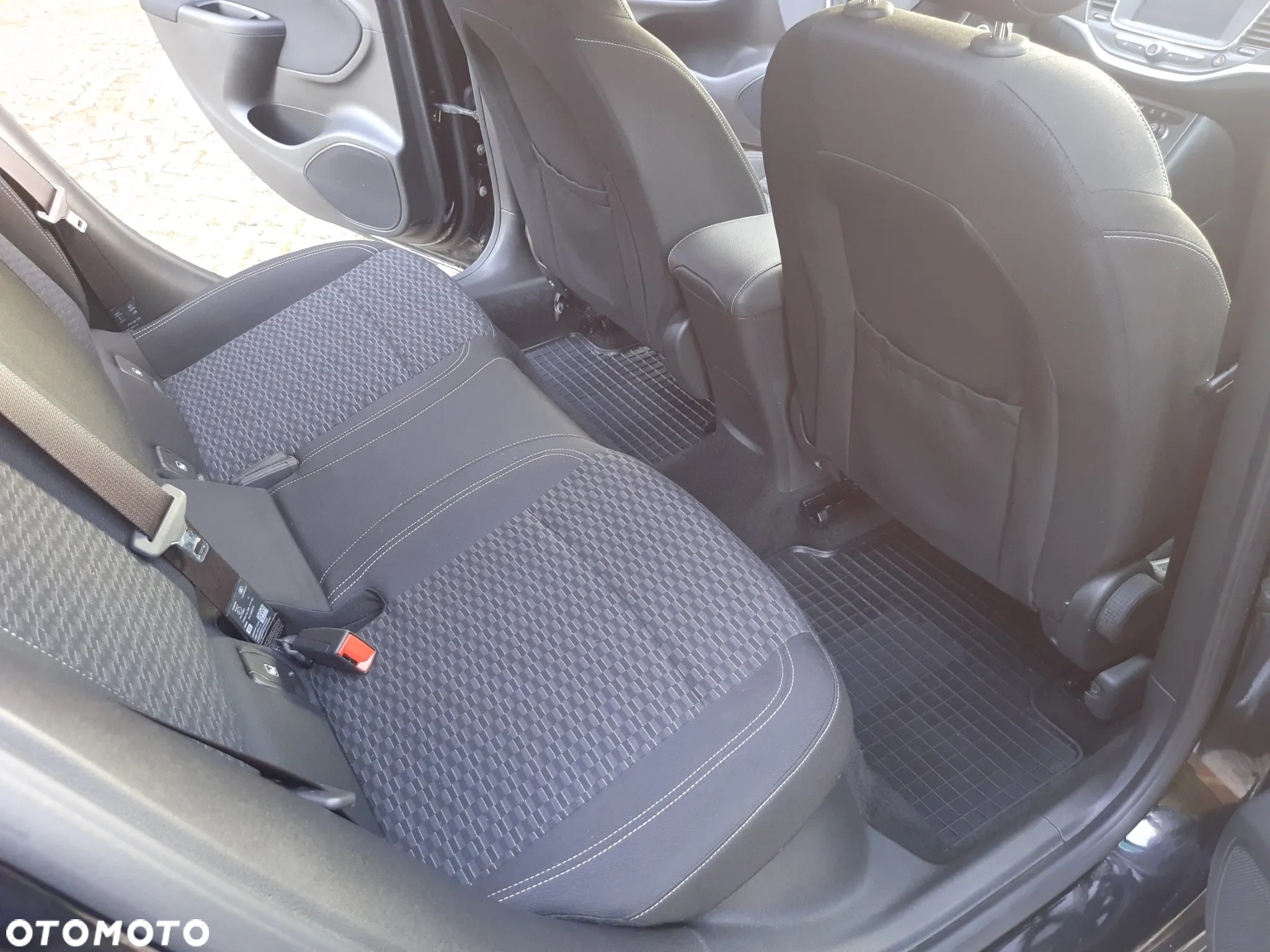 Opel Astra 1.6 D Start/Stop Sports Tourer 120 Jahre - 16