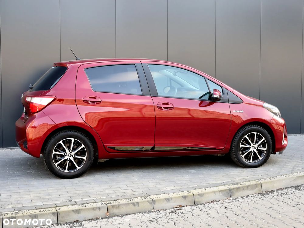 Toyota Yaris Hybrid 100 Premium EU6 - 7