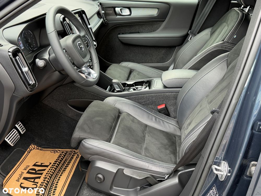 Volvo XC 40 B3 B DKG Ultra Dark - 10