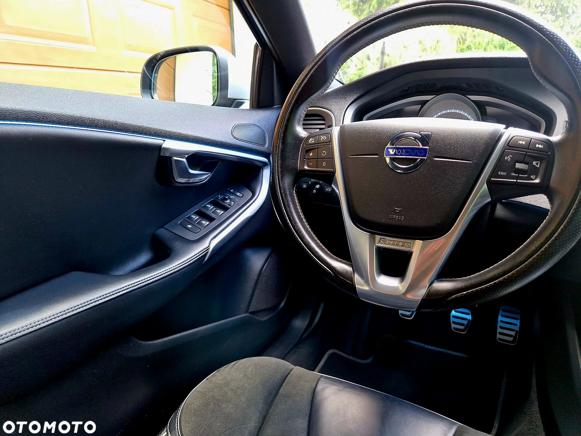 Volvo V40 D2 Drive-E R-Design Kinetic - 28