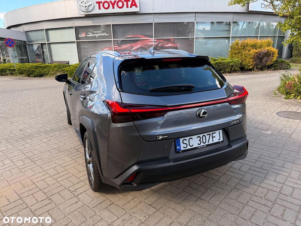 Lexus UX - 2