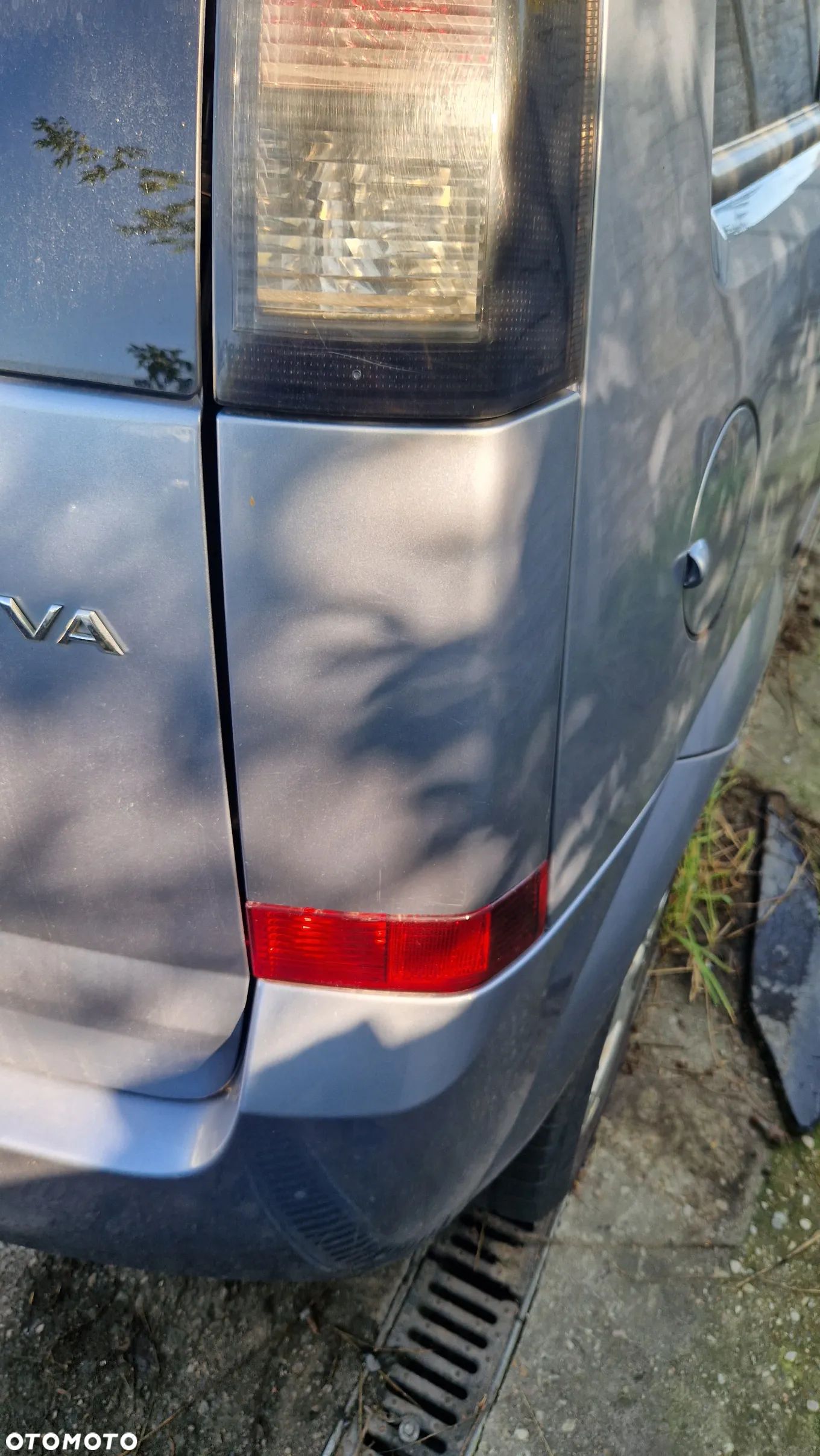 OPEL MERIVA A LISTWA POD LAMPĘ TYŁ PRAWA Z163 - 1