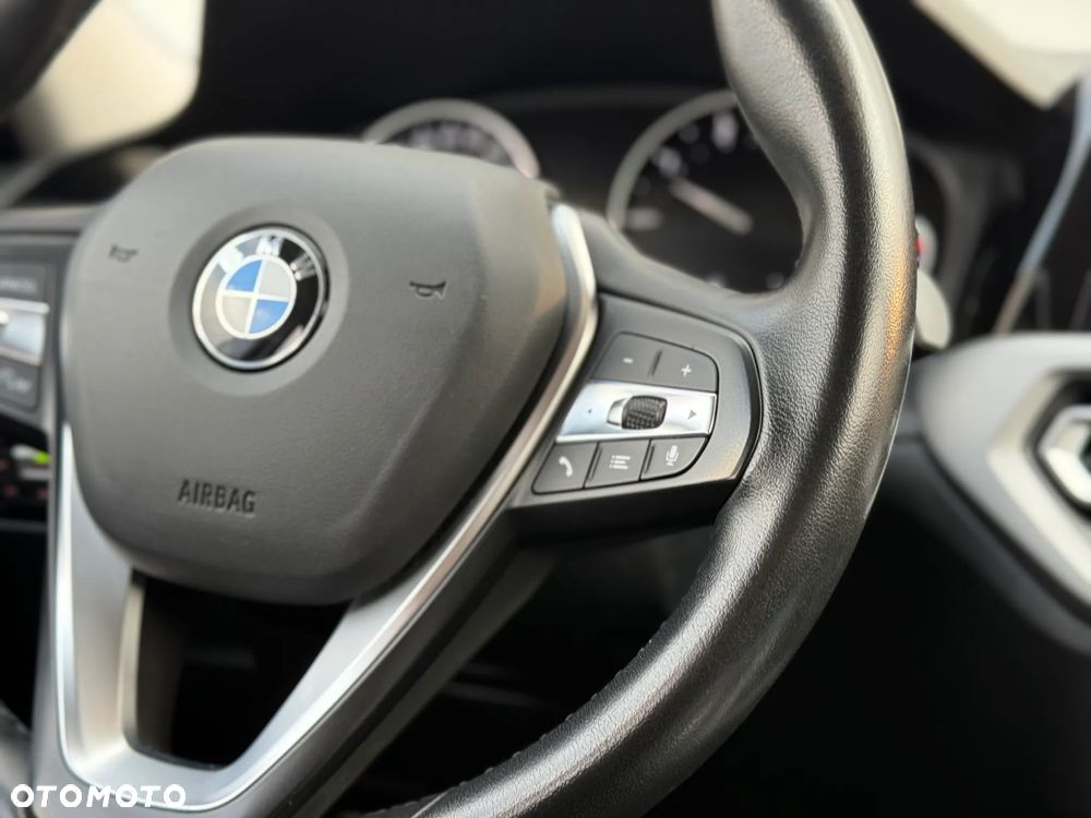 BMW Seria 3 318d Touring Advantage - 24