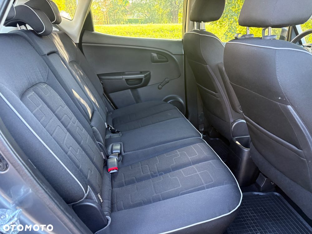 Kia Venga 1.4 CVVT Business Line - 23