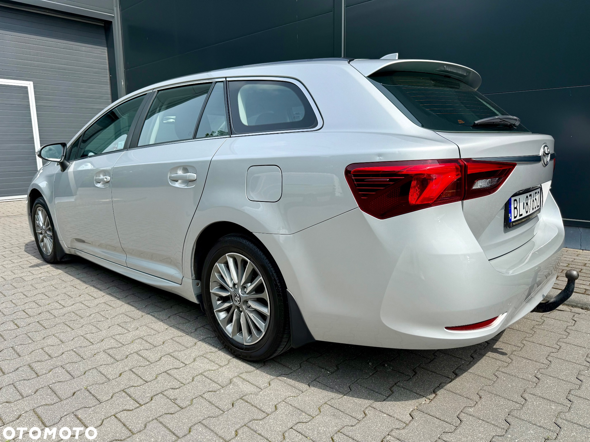 Toyota Avensis - 9
