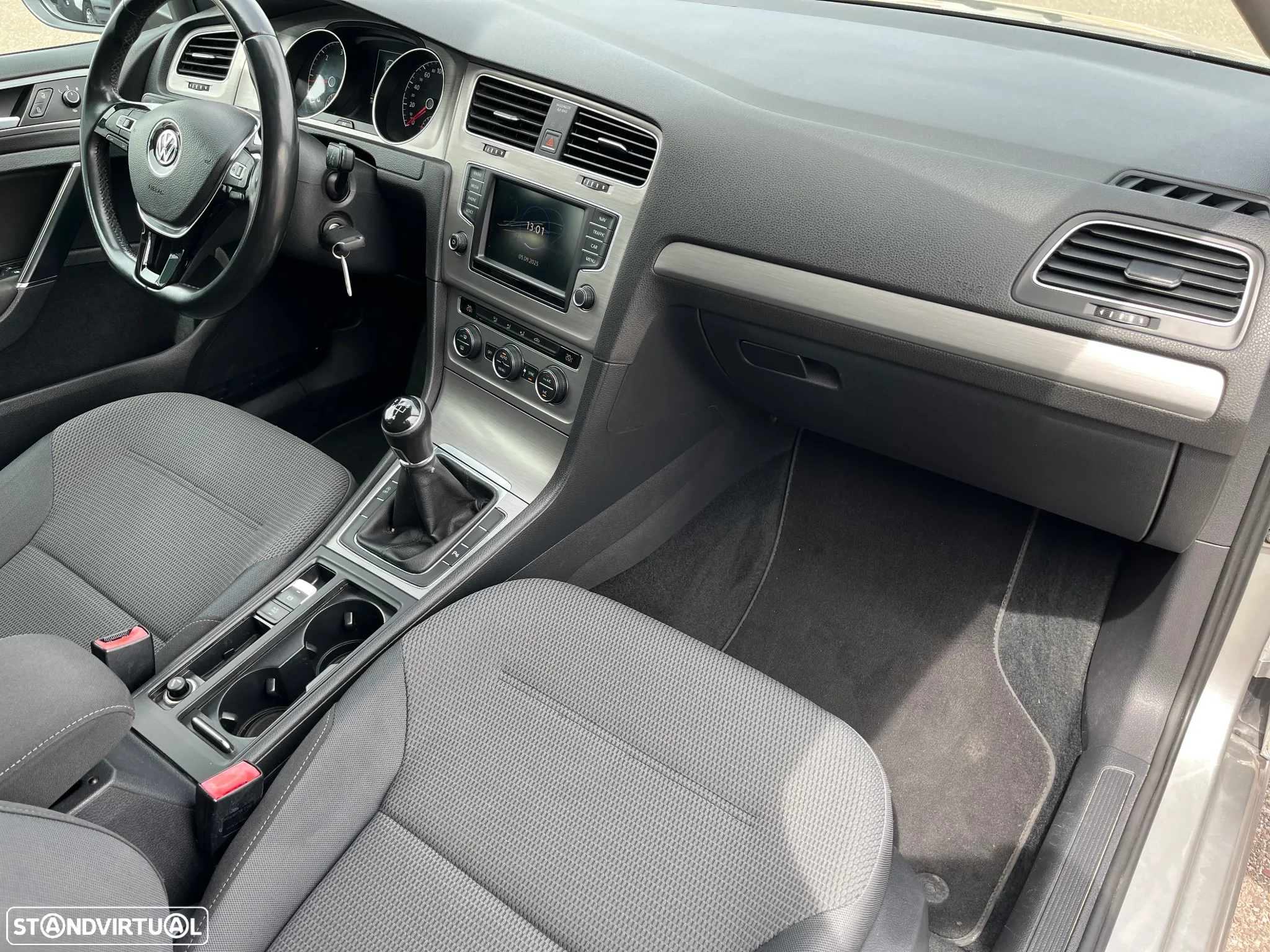 VW Golf 1.6 TDi BlueMotion Confortline - 16