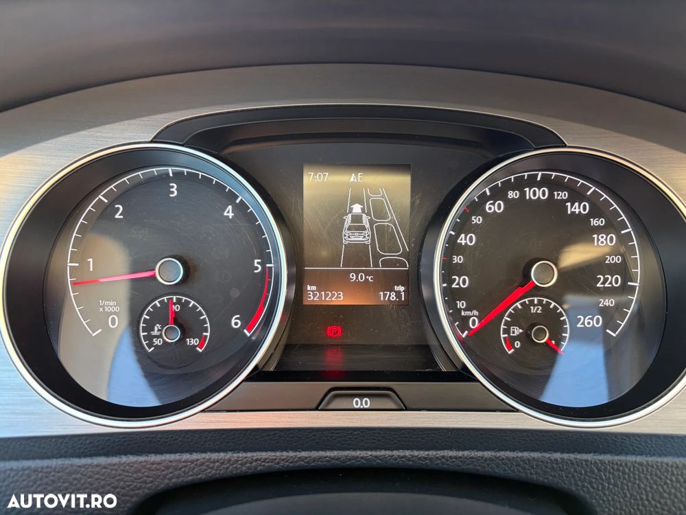 Volkswagen Golf 1.6 TDI BMT Comfortline - 23