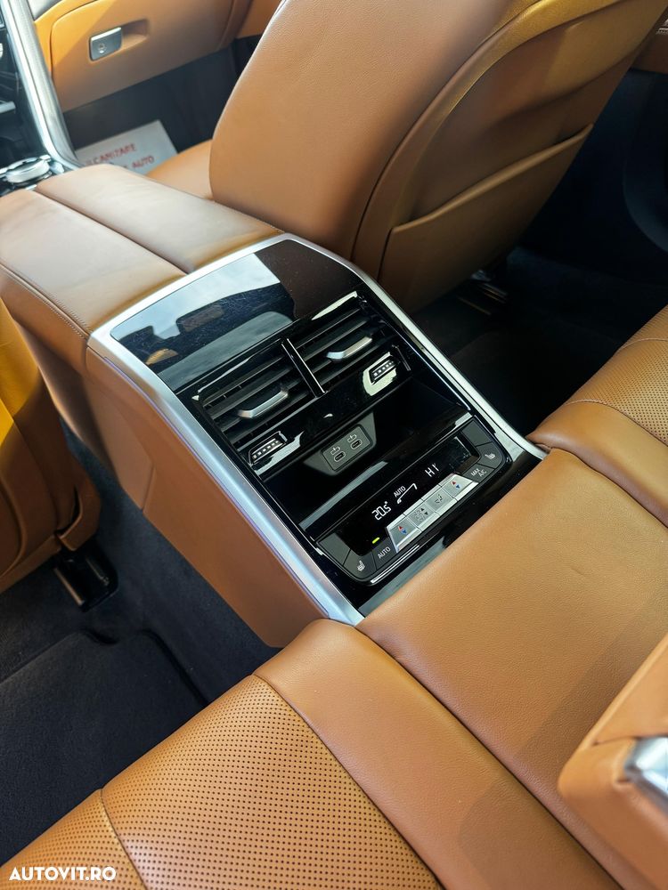 BMW Seria 8 840i xDrive - 6