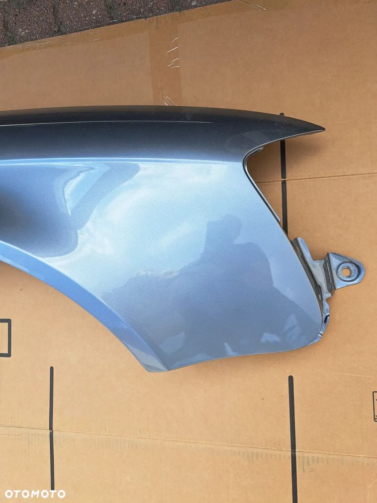 Błotnik  AUDI A4 LY7G (Quartz Gray Metalic  kwarcowy szary) prawy przód do modeli sedan kombi od 2004 do 2007 - 3