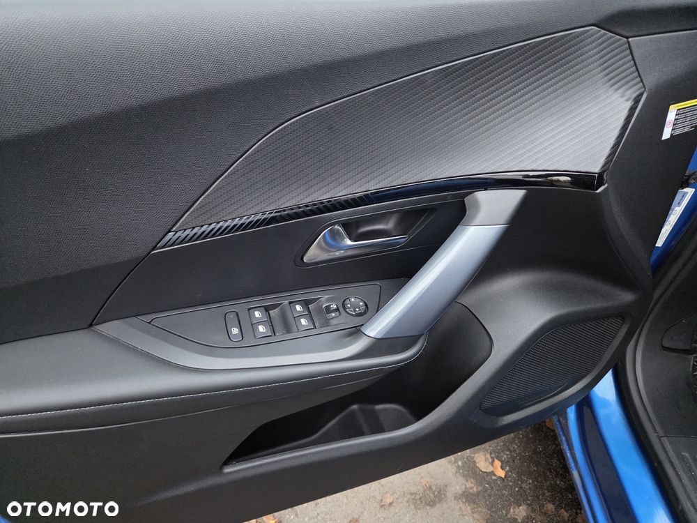 Peugeot 2008 PureTech 130 Stop&Start EAT6 Black Edition - 28