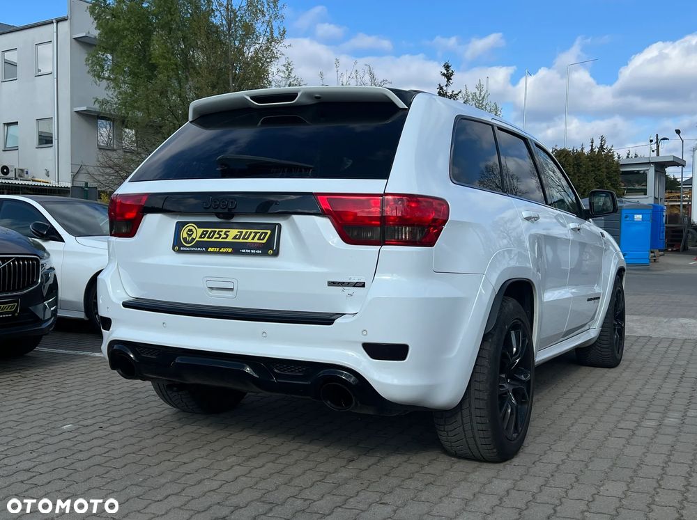 Jeep Grand Cherokee SRT - 9
