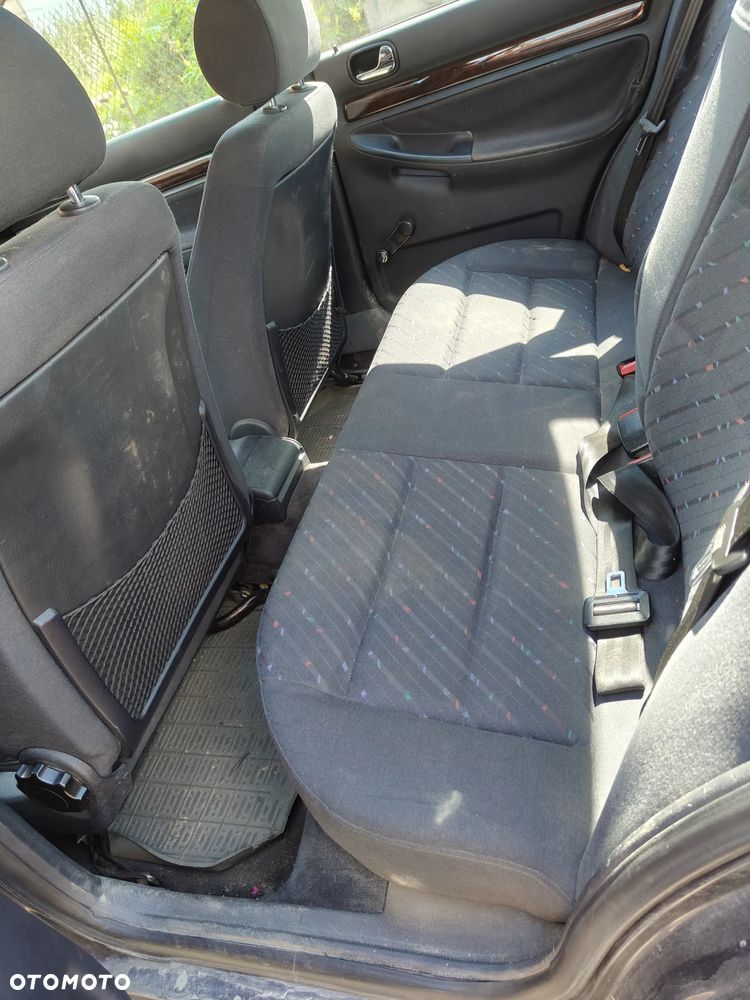 Audi A4 Limousine 1.8 - 10