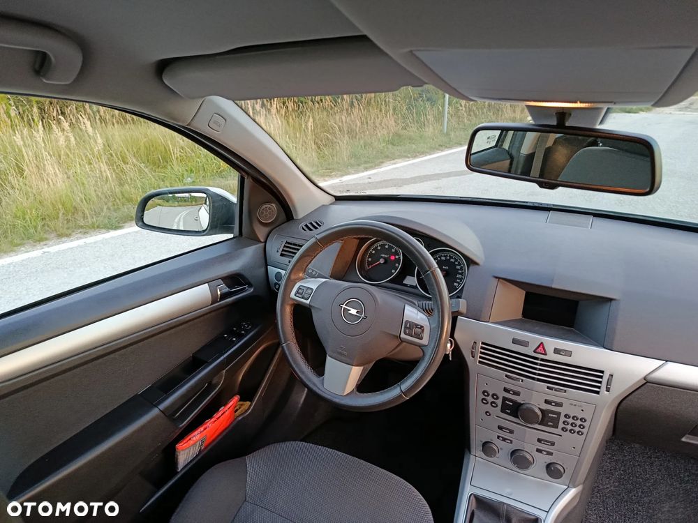 Opel Astra 1.6 Color Edition - 20