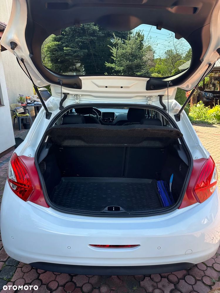 Peugeot 208 - 9